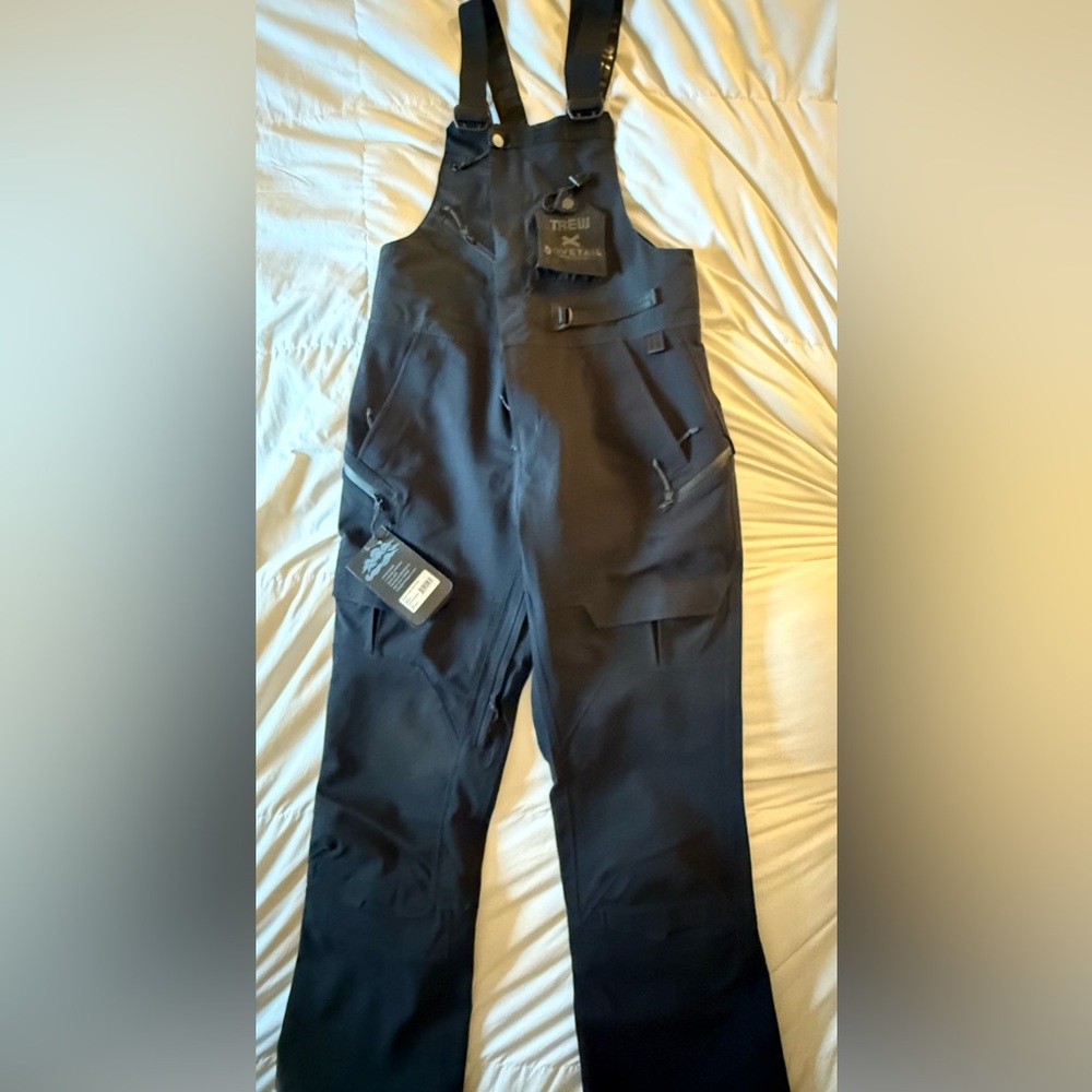 Women's TREW Gear x Dovetail Workwear Rock Creek Work Bib – Brand New